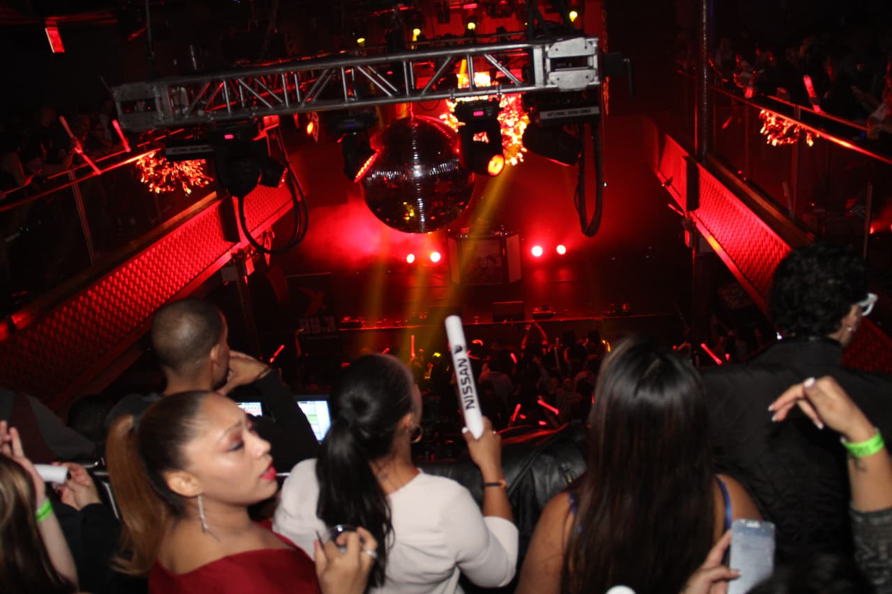 Los fanáticos de La X 96.3 se gozaron de principio a fin el espectáculo de Yandel en Stage 48 cortesía de Nissan.