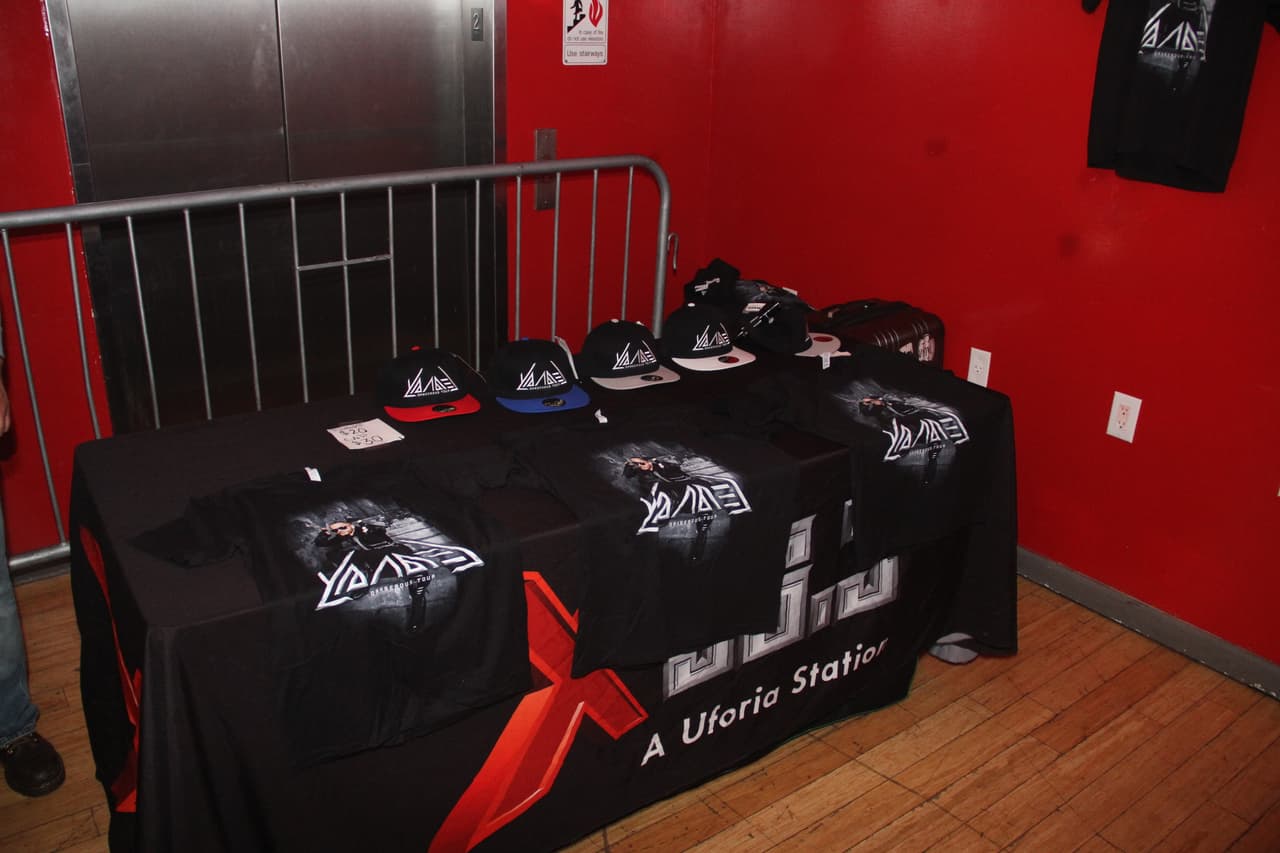 Los fanáticos de La X 96.3 se gozaron de principio a fin el espectáculo de Yandel en Stage 48 cortesía de Nissan.