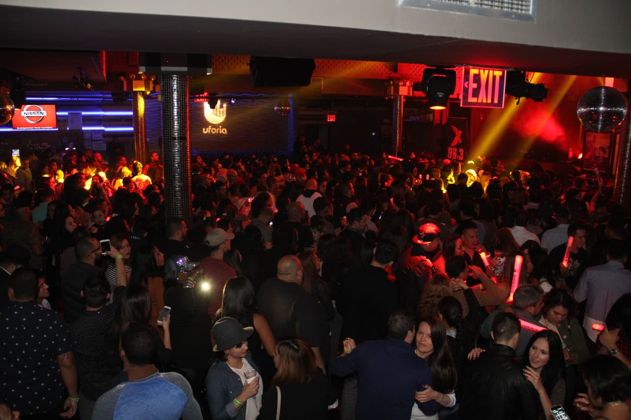 Los fanáticos de La X 96.3 se gozaron de principio a fin el espectáculo de Yandel en Stage 48 cortesía de Nissan.