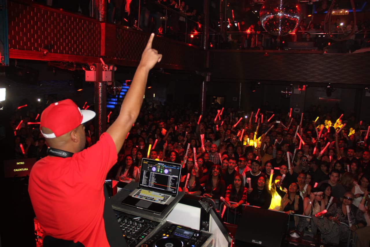 Los fanáticos de La X 96.3 se gozaron de principio a fin el espectáculo de Yandel en Stage 48 cortesía de Nissan.