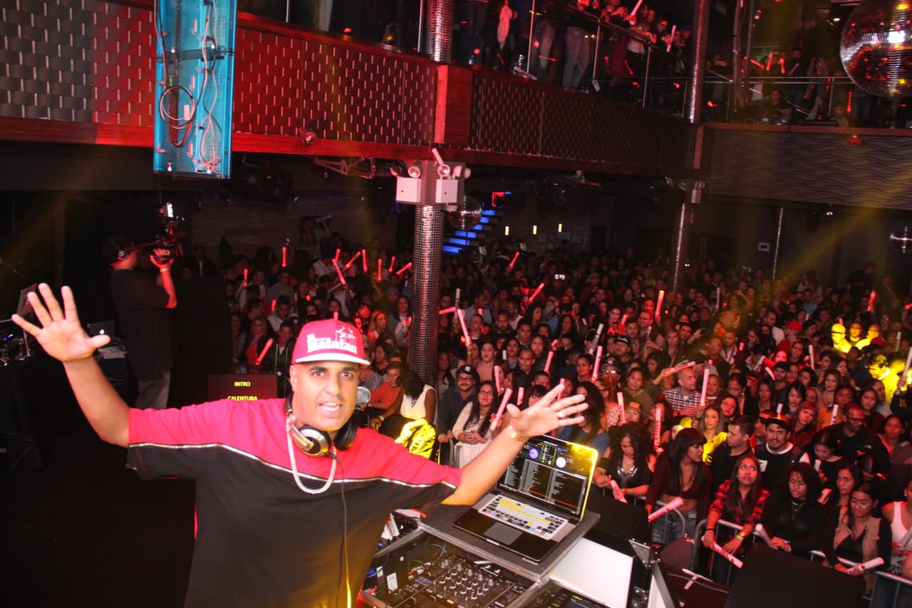 Los fanáticos de La X 96.3 se gozaron de principio a fin el espectáculo de Yandel en Stage 48 cortesía de Nissan.