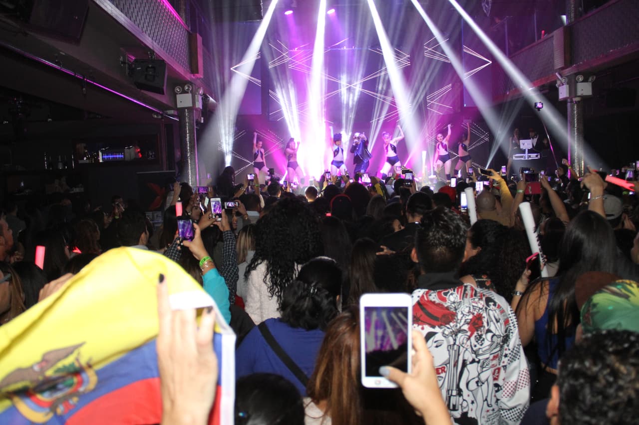 Los fanáticos de La X 96.3 se gozaron de principio a fin el espectáculo de Yandel en Stage 48 cortesía de Nissan.