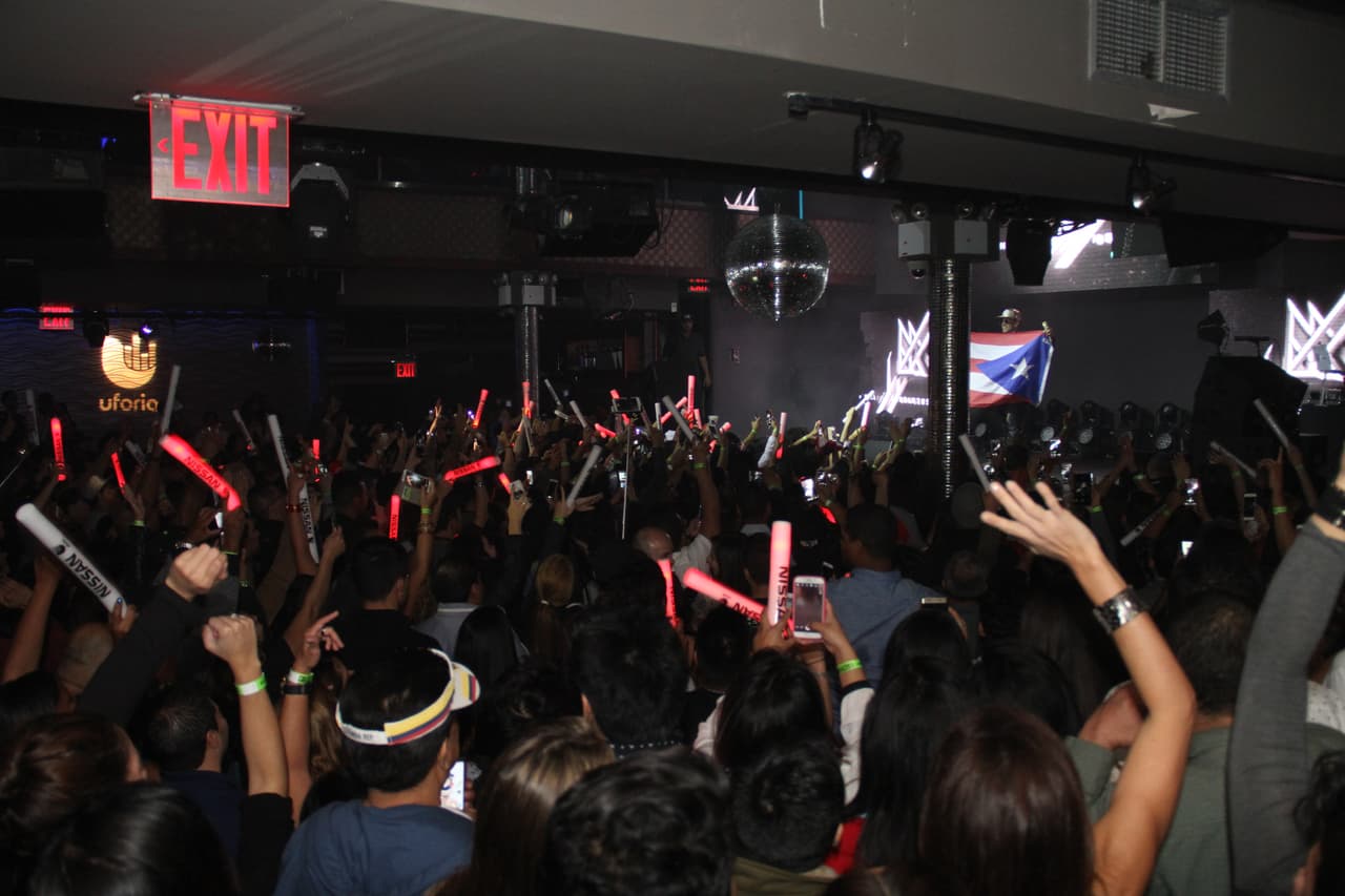 Los fanáticos de La X 96.3 se gozaron de principio a fin el espectáculo de Yandel en Stage 48 cortesía de Nissan.