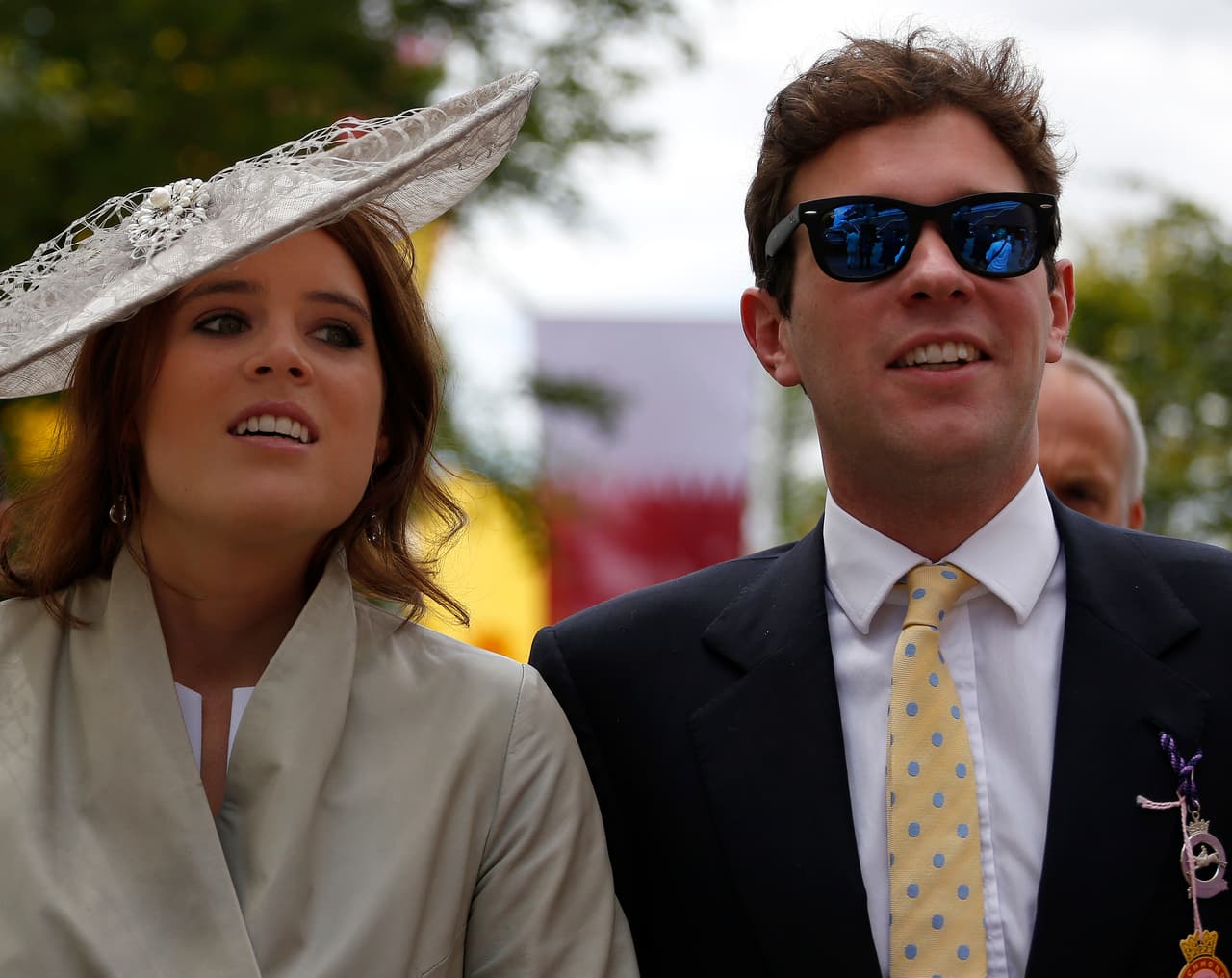 Todo indica que Jack no recibirá un título nobiliario al casarse con Eugenie, pero fuentes allegadas a ella aseguraron al Daily Mirror y al Mail on Sunday, que a ella no le afecta en absoluto y a su prometido tampoco.