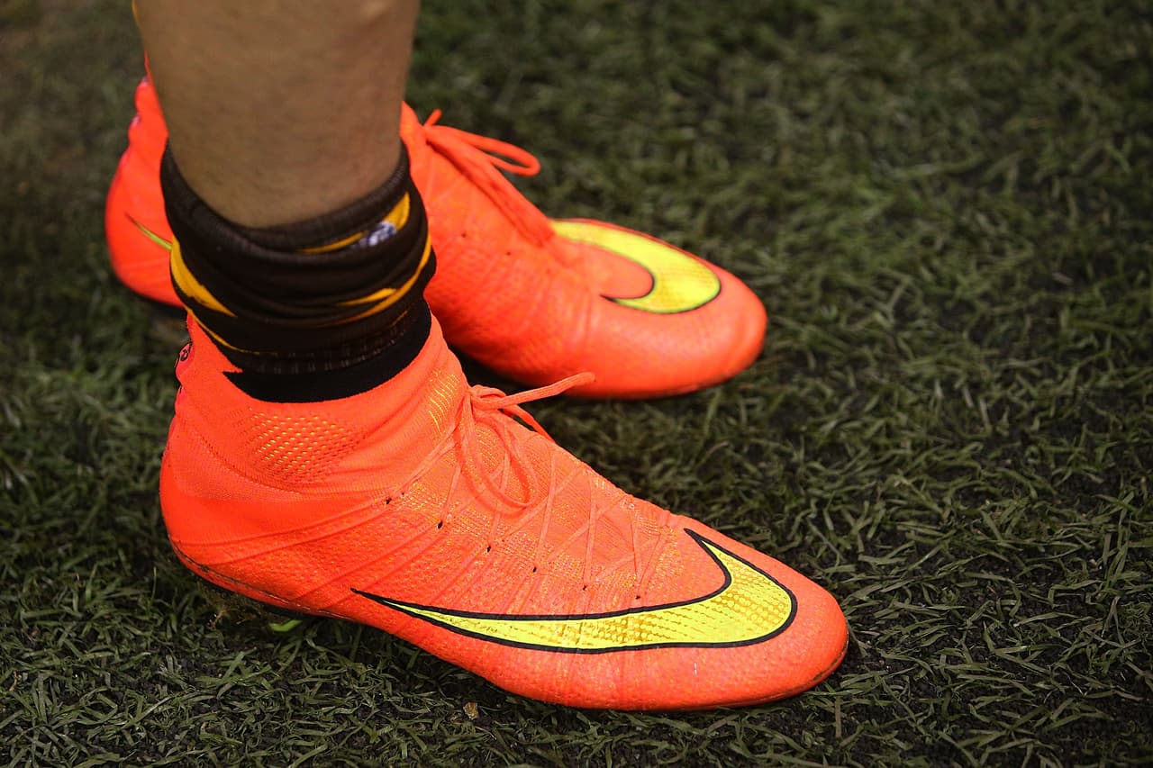 La última gran innovación de Nike en sus líneas fueron los Magista que se pusieron de moda en el Mundial de Brasil 2014 por el uso de una tobillera integrada en la bota.