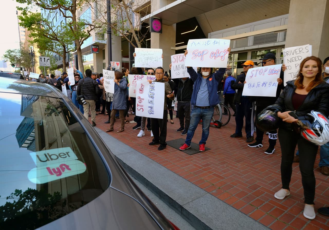 Los organizadores de la huelga afirman que, mientras que la Oferta Pública Inicial será millonaria y atraerá a grandes inversionistas, la compañía ha reducido la paga de los conductores. A menudo, cuentan, muchos terminan ganando menos del salario mínimo.