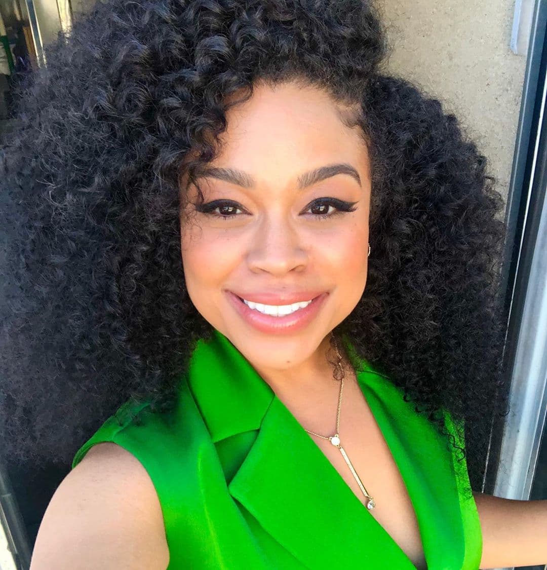 La dominicana, Julissa Calderón conquista a los hispanos en las redes sociales por su contenido positivo y divertido y en esta ocasión también está nominada en la categoría 'Influencer Con Causa'.