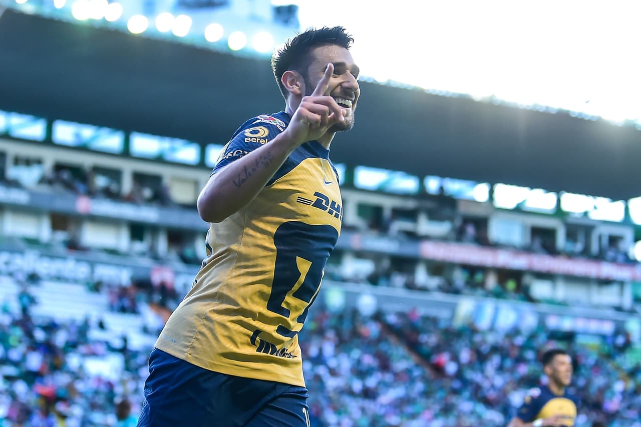 Para la segunda parte, Pumas encontró el tercer gol vía Salvio, pero La Fiera lograría lo imposible al anotar tres goles gracias al doblete de Lucas Di Yorio y un gol de Joel Campbell, y así rescatar el empate en casa.