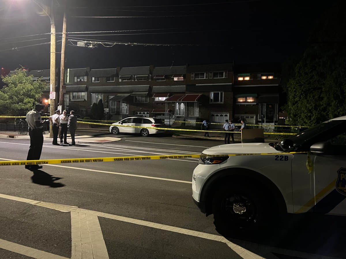 Niña de 8 años alcanzada por una bala perdida mientras jugaba afuera de su casa 