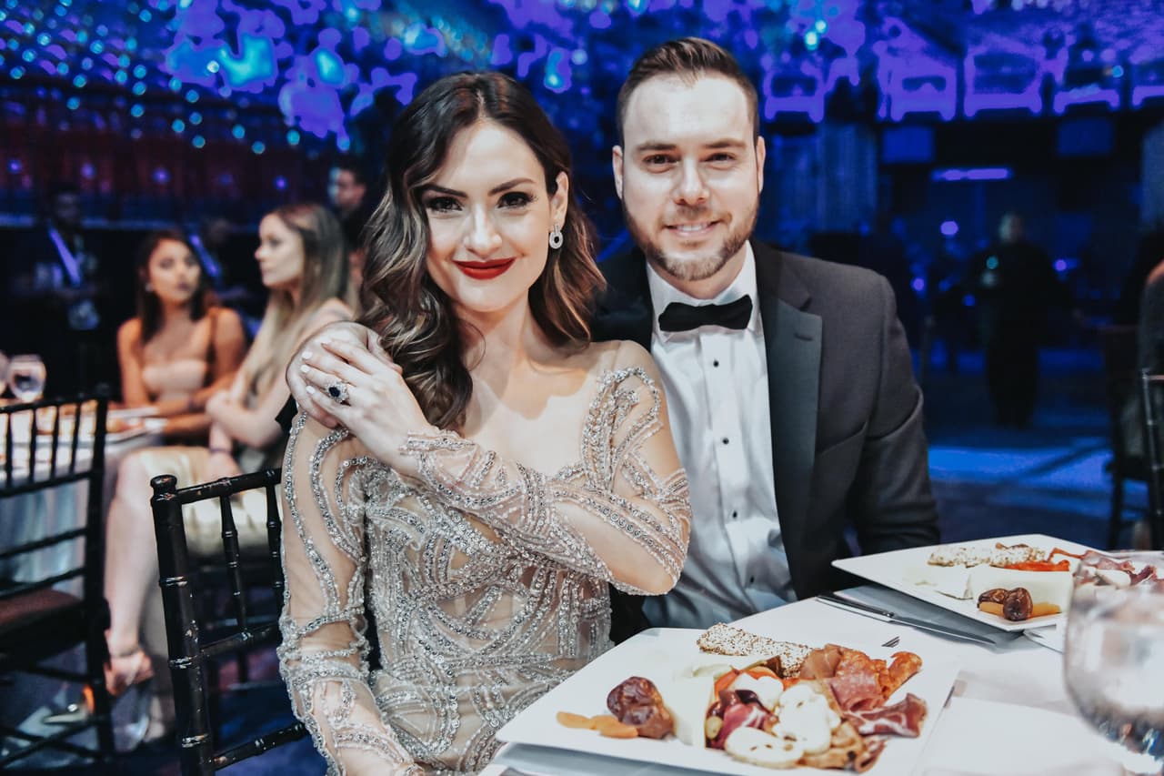 La presentadora de Primer Impacto, 
<b><a href="https://www.univision.com/shows/primer-impacto/en-video-el-momento-en-que-michelle-galvan-revela-si-tendra-un-nino-o-una-nina-video">Michelle Galván, y su esposo, el empresario Fernando Guajardo</a></b>, tienen una historia de amor digna de una película.