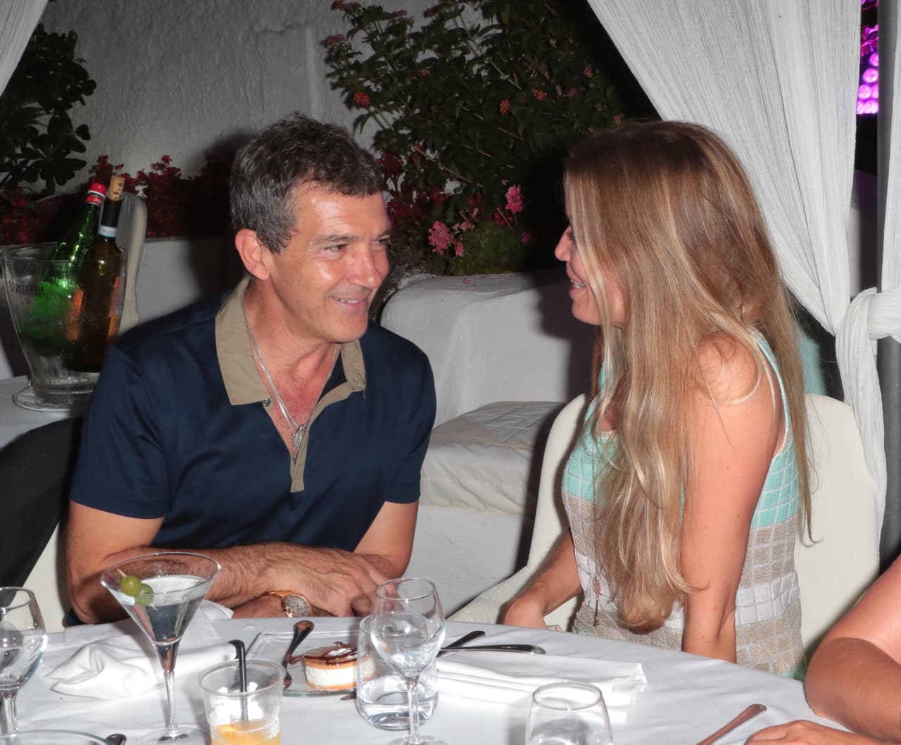 A sus casi 55 años ¡se ve como todo un chaval!