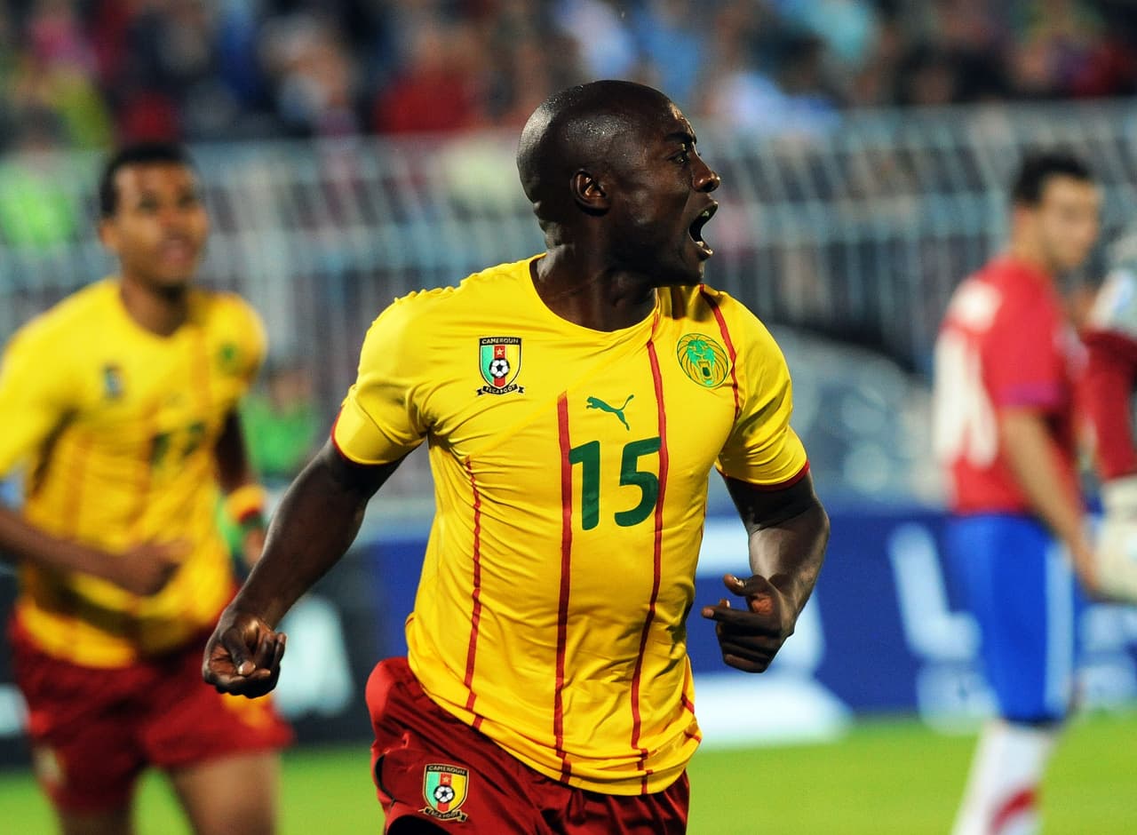 El delantero camerunés ha sido mundialista con su país, demostrando que poco honor le hace a la similitud que tiene su apellido con el insulto en español.