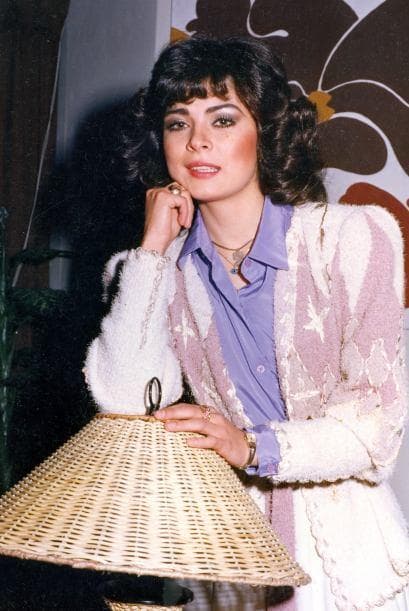 <b><a href="http://www.univision.com/programas/novelas/victoria-ruffo-y-cesar-evora-y-su-eterno-amor-en-las-telenovelas-fotos">Ruffo</a></b> conquistó al público desde su primera participación y pronto le llovieron más proyectos. 'Simplemente María', 'Vivo por Elena' y 'La madrastra' son solo algunas de las telenovelas que la mantuvieron siempre en la cúspide.