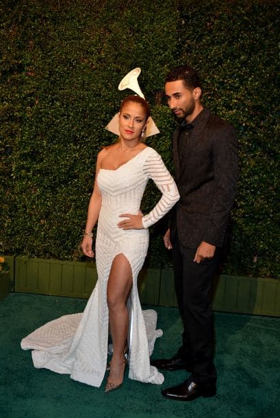 Te llevamos detrás de cámaras y mira todo lo que pasó mientras tus artistas desfilaban por la alfombra verde. 