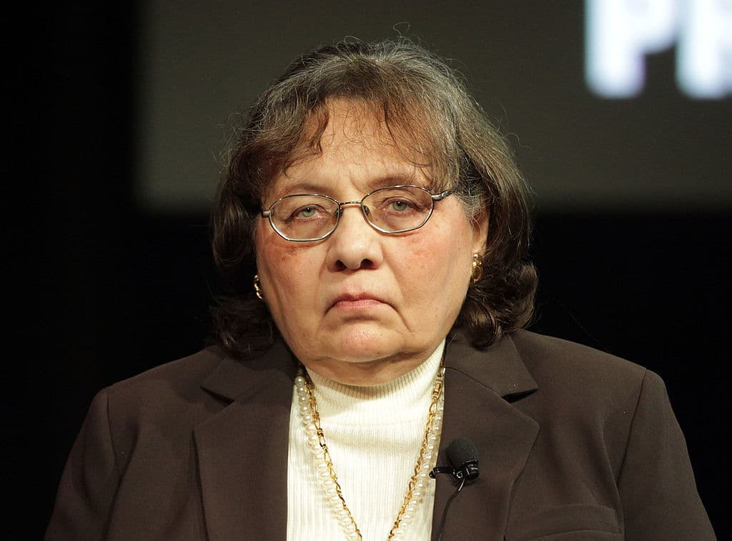 <b>Diane Nash</b>
<br>
<br>Es una de las fundadoras de Comité Coordinador Estudiantil No Violento (SNCC, por sus siglas en inglés) que organizó algunas de las campañas de derechos civiles más importantes del siglo XX. Se fundó en 1960 a raíz de sentadas dirigidas por estudiantes en comedores segregados en todo el sur. 
<b>Nash trabajó en estrecha colaboración con Martin Luther King.</b>