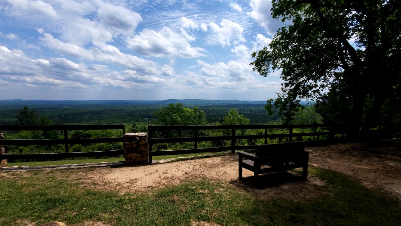 <b>Información General:</b>
<br>F.D. Roosevelt State Park
<br>Dirección: 2970 Georgia Highway 190. Pine Mountain, GA. 31822
<br>Sitio web:
<a href="https://gastateparks.org/FDRoosevelt">https://gastateparks.org/FDRoosevelt</a>
<br>
<a href="https://goo.gl/maps/bGe7m8yDeD1u29tv8"><b>Cómo llegar</b></a>