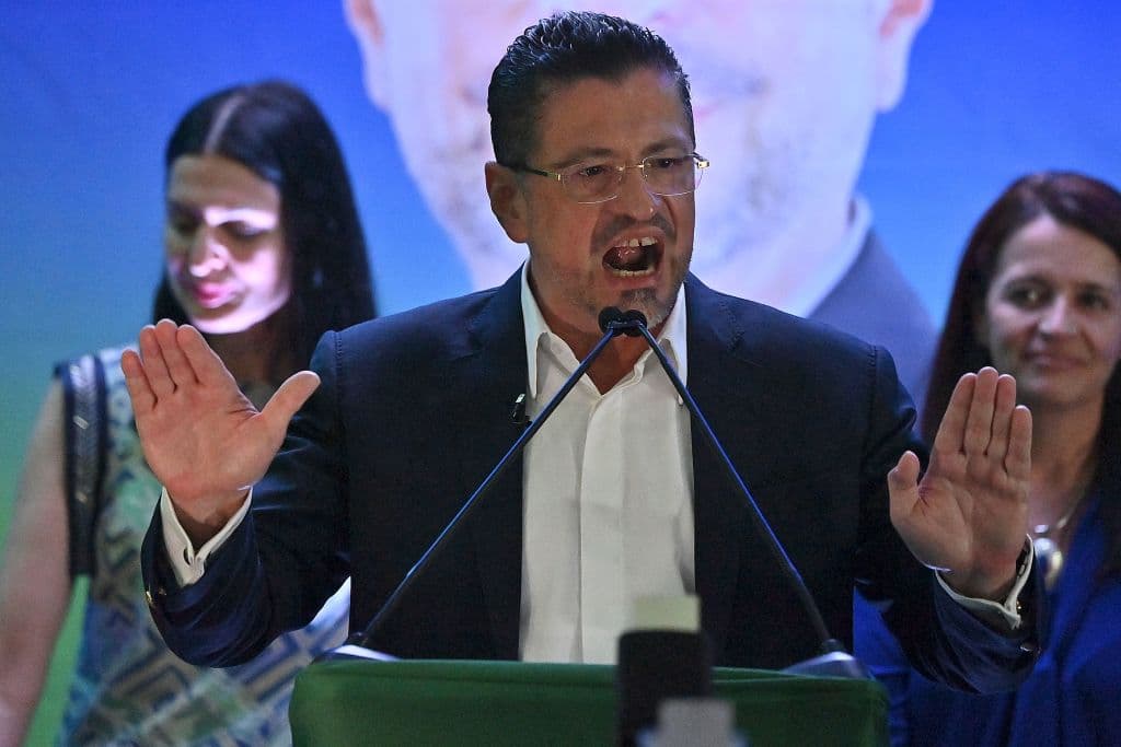 Derechista Rodrigo Chaves se impone en la segunda vuelta electoral en Costa Rica