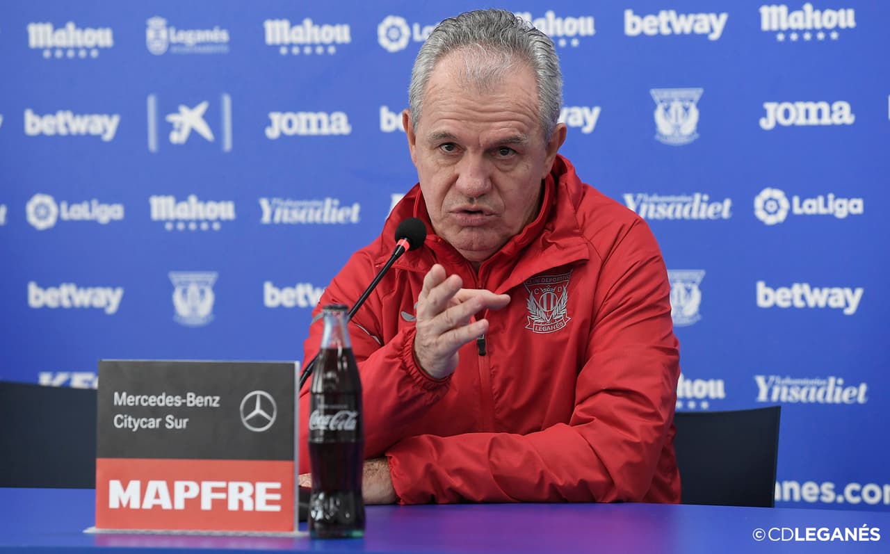 Los números de Javier Aguirre cuando enfrenta al Barcelona