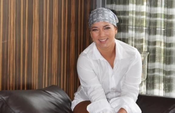 Tras pasar este trago amargo, cambió radicalmente su vida. "La enfermedad me sorprendió a una edad muy temprana y aunque sobreviví al mal, mi vida cambió para siempre. Después de lo que pasé lo único que deseo es servir de ejemplo y motivación para muchas mujeres que hoy en día luchan por vencer a la enfermedad" dijo para la 'Revista Quién'.
<br>