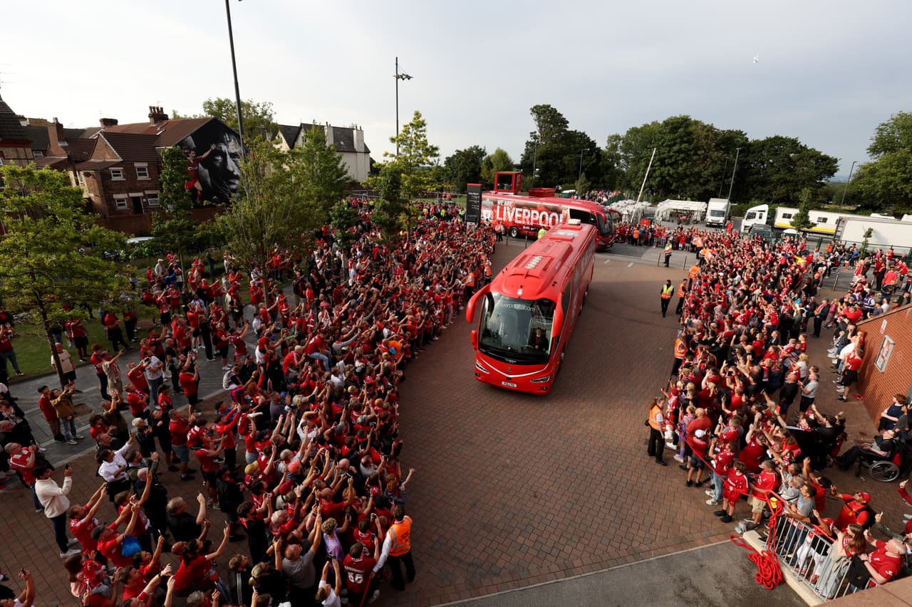 La parcialidad de los Reds esperaba a su ídolos.