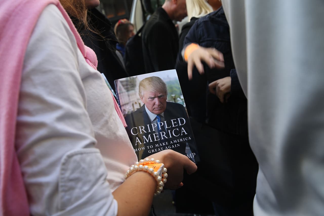 Trump se dirige a los electores en su nuevo libro 