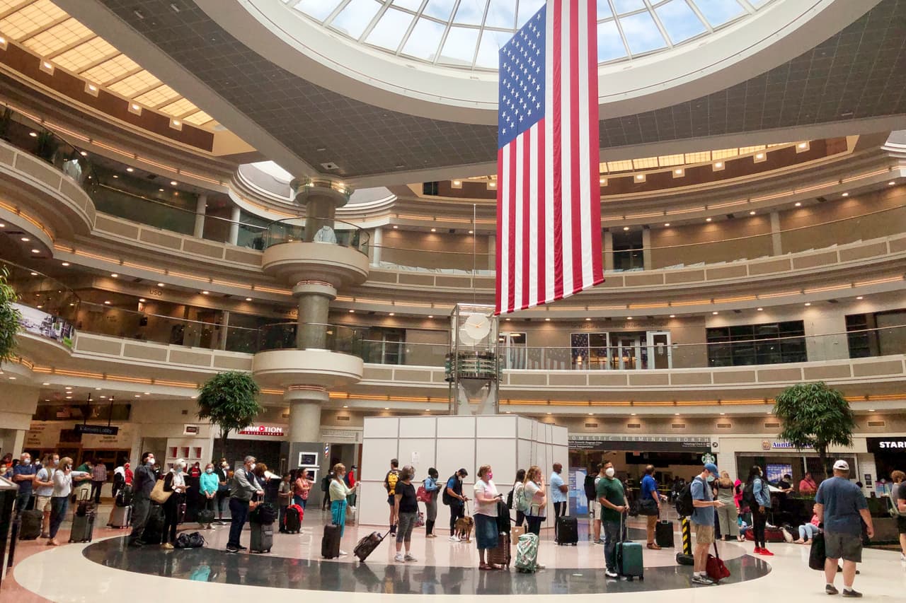 Anticipan más de 2.1 millones de pasajeros en el aeropuerto de Atlanta para este fin de semana por el Día de los Caídos