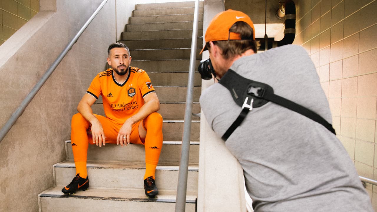 Recientemente, Herrera guió a México a la final de la Nations League de la CONCACAF de 2021 y fue premiado con el Balón de Oro de la Copa Oro de la CONCACAF del año pasado.
<br>