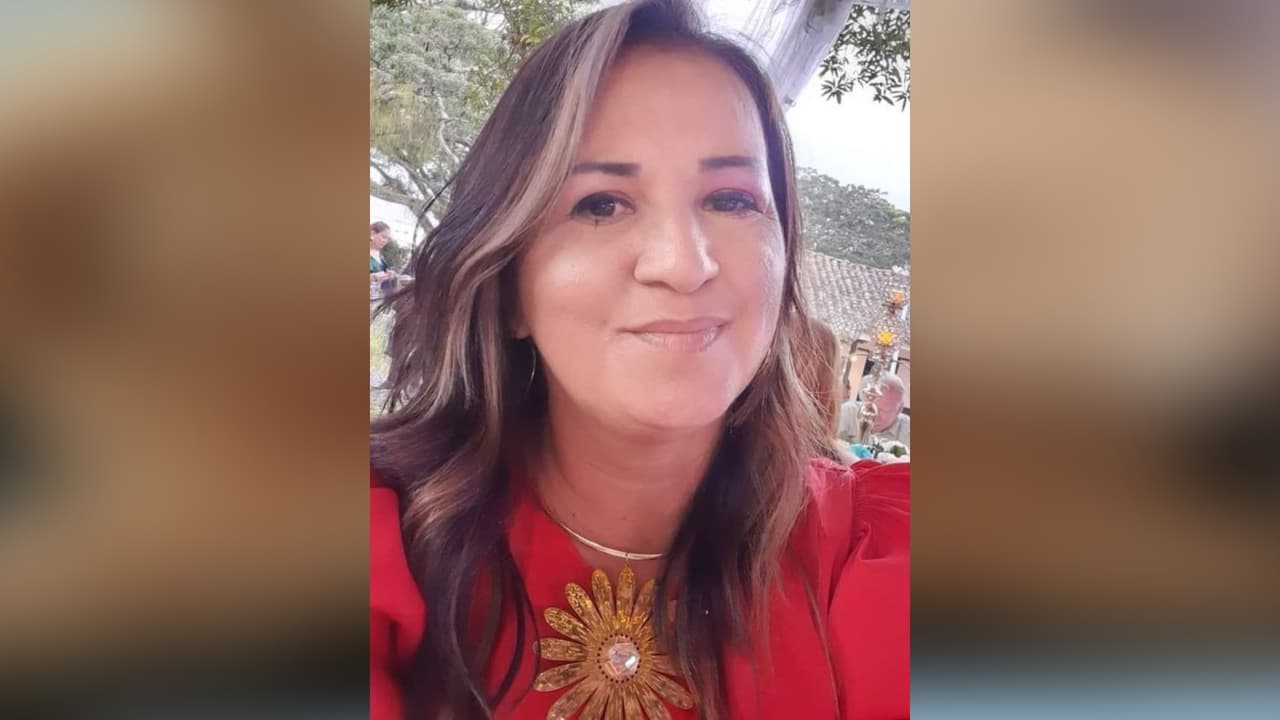Una profesora muere frente a sus alumnos al ser baleada por hombres armados
