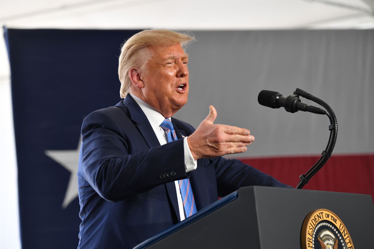 Uno de los primeros segmentos de la segunda jornada de la Convención Nacional Republicana de 2020 hizo énfasis en la recuperación de la economía con imágenes de la reciente visita del presidente Donald Trump a Odessa, Texas, un área petrolera y golpeada por la crisis del coronavirus.