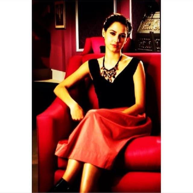 Posee una mirada que paraliza a cualquiera.