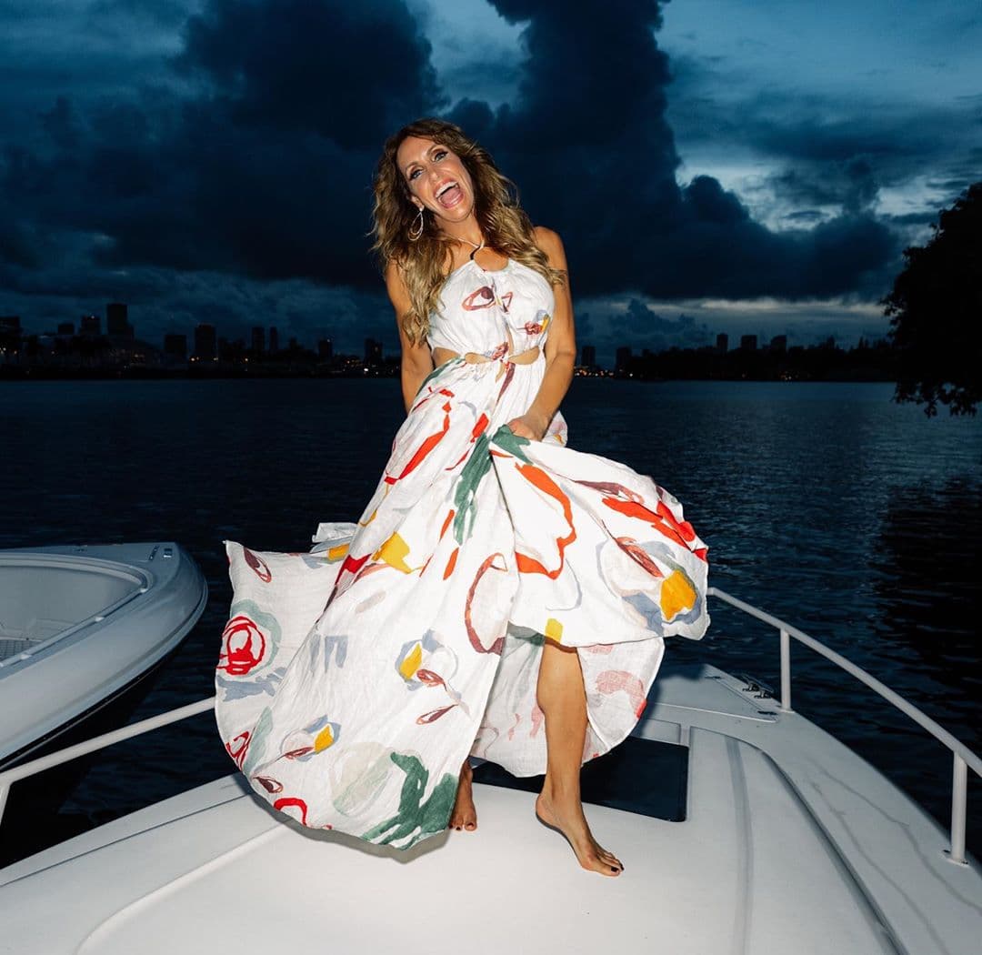 La presentadora cubana sabe que después de la tormenta llega la calma y en esta etapa de su vida se siente en paz con ella misma, con sus hijos y su familia.