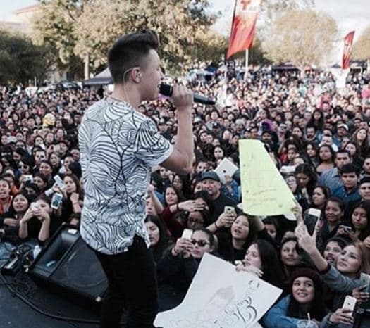 A donde quiera que va todas las chicas enloquecen