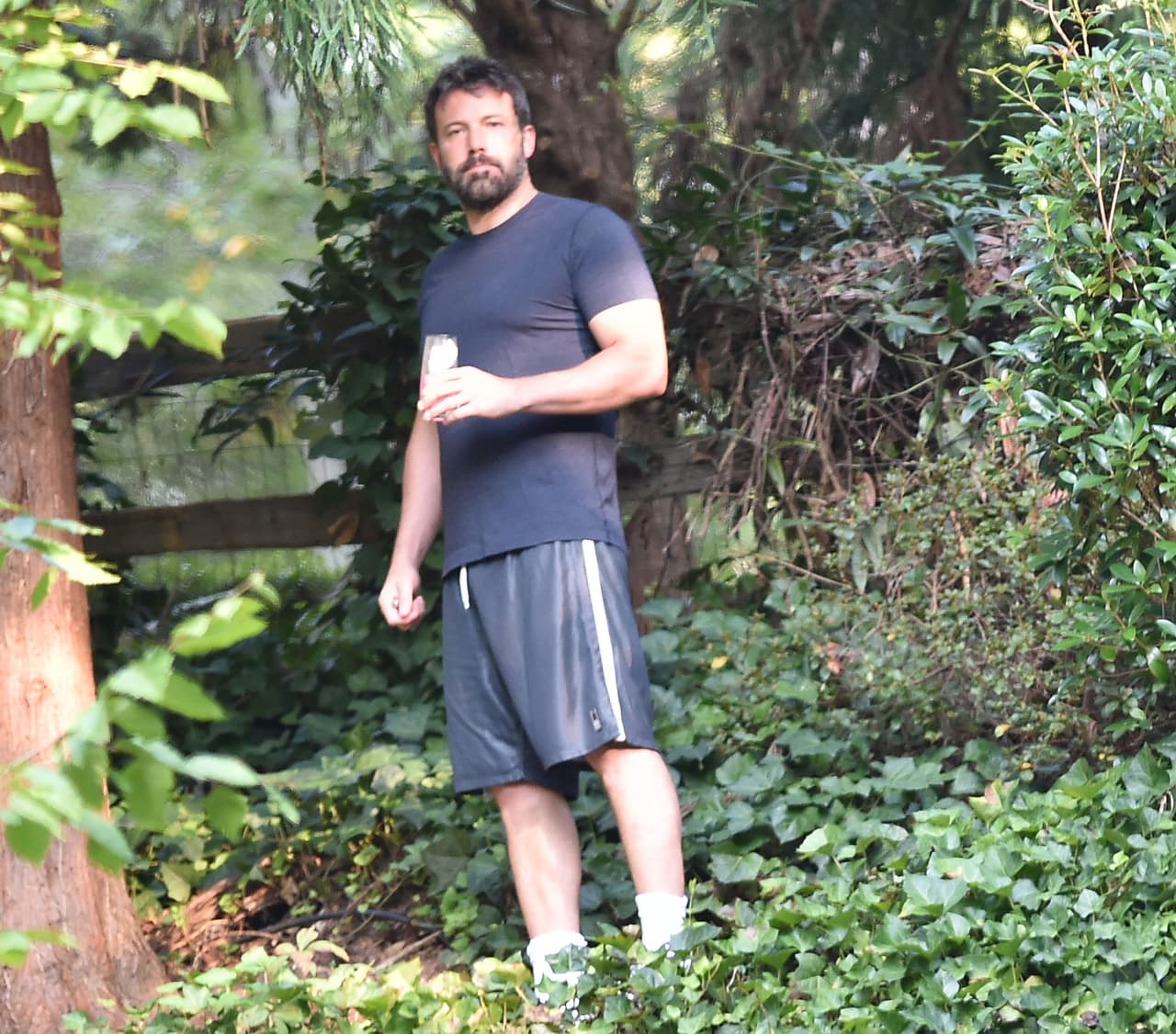 Ben se relajaba en la casa que renta junto a Jennifer Aniston en Atlanta.