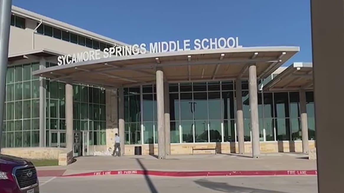 No se encontró bomba tras las evacuaciones de la escuela primaria y secundaria Sycamore Springs