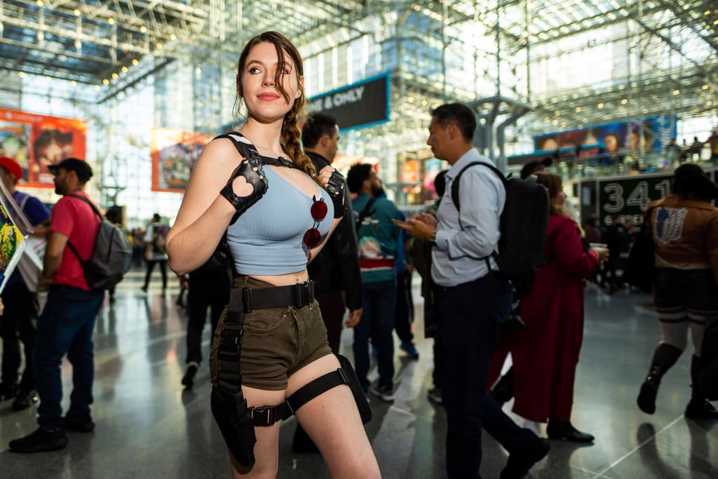 Como en cada Comic Con no falta el disfraz de Lara Croft de Tomb Raider, la popular serie de videojuegos que fue llevada al cine y protagonizada por la actriz Angelina Jolie.