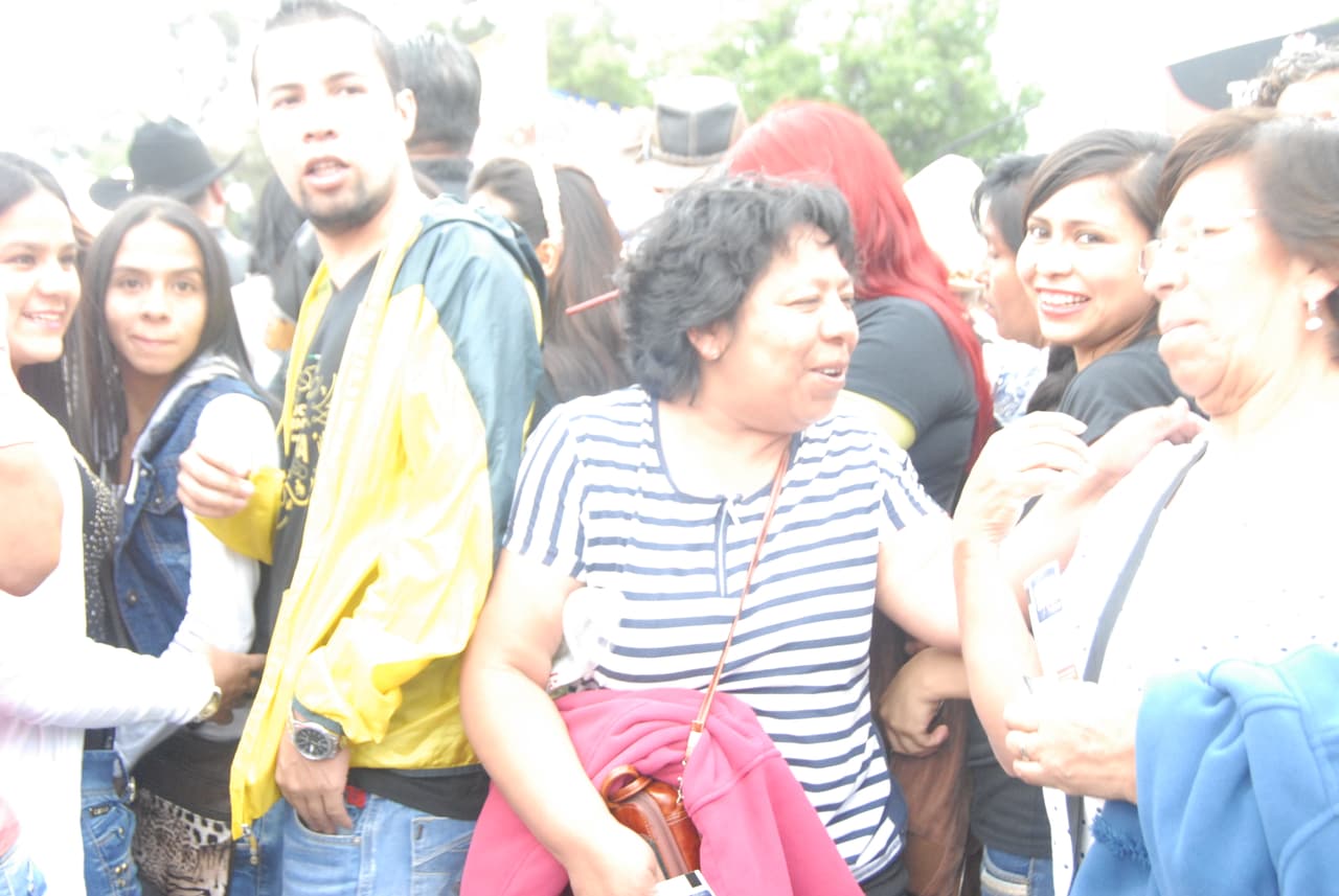 Se formaron desde muy temprano para no perder ni un detalle del que sería un concierto histórico.