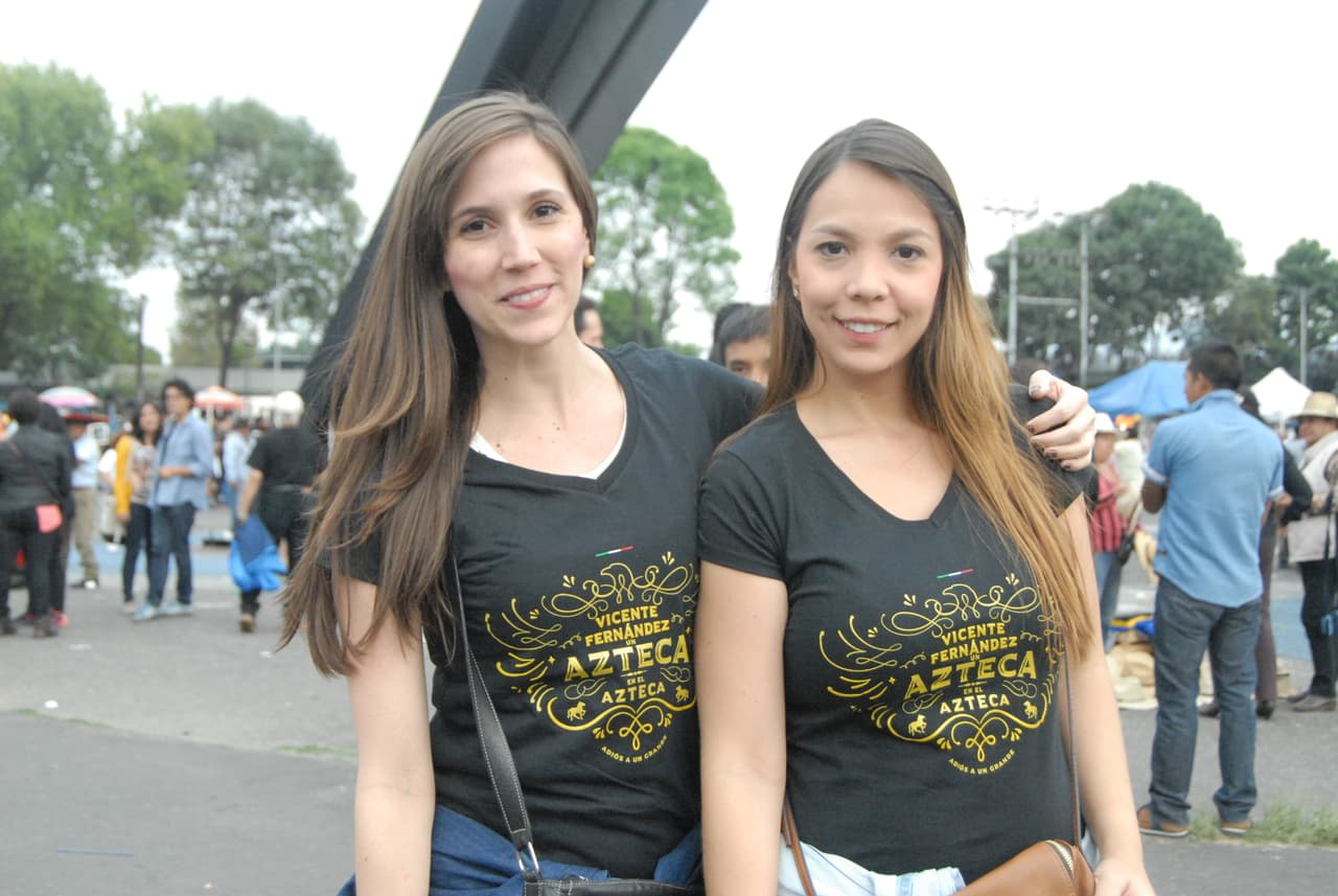 Ellas son Claudia y Elexandra, viajaron desde Colombia exclusivamente al concierto de Chente.