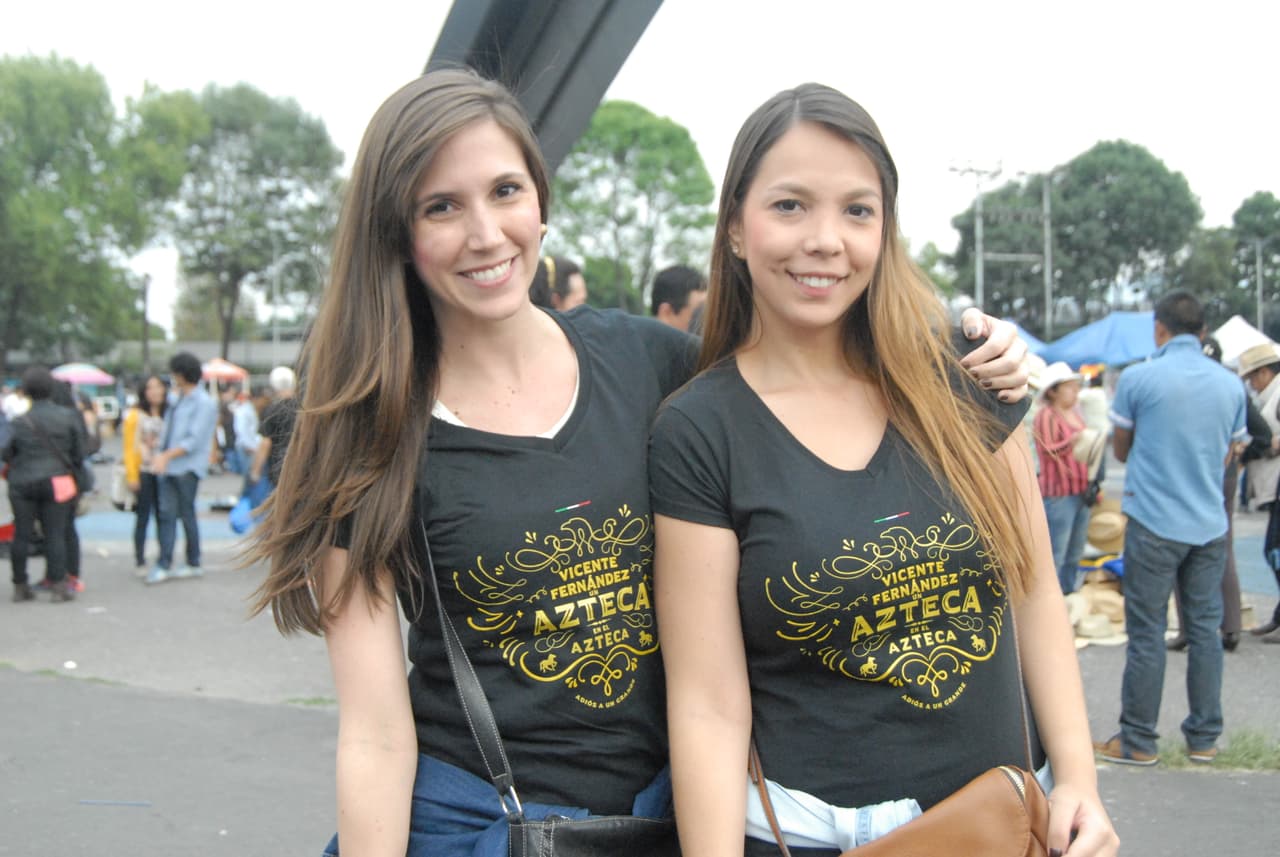 Era su primera vez en México y son seguidoras del cantante desde que eran niñas, por herencia de sus padres.