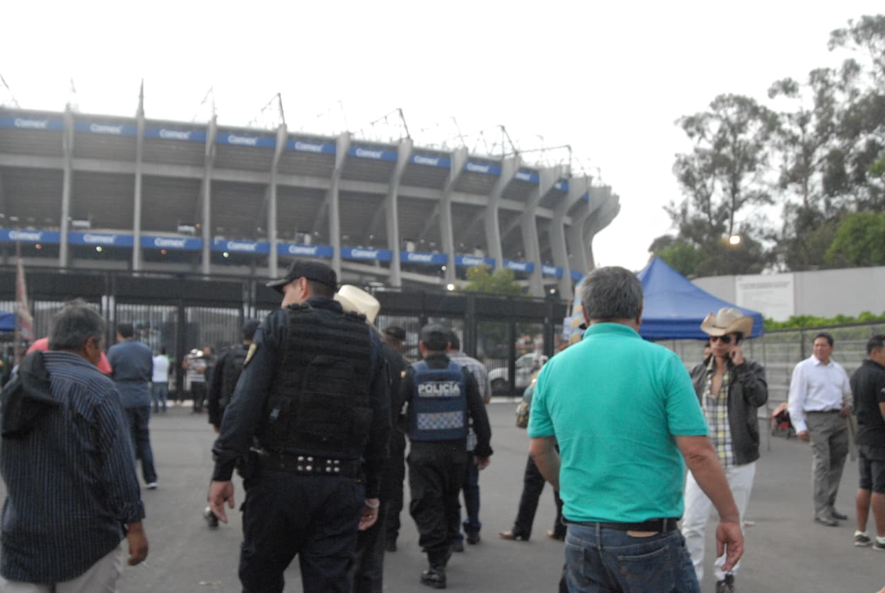 Hubo quienes aseguraron que pedían hasta 2 mil 500 pesos por un boleto.