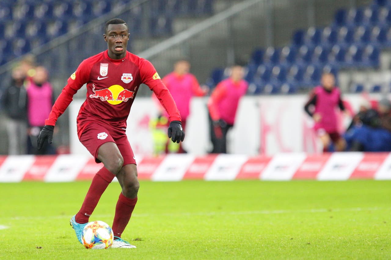 En su habitual búsqueda de jugadores no tan populares, el Napoli tendría a Diadie Samassékou (Red Bull Salzburg) como una de sus posibilidades.