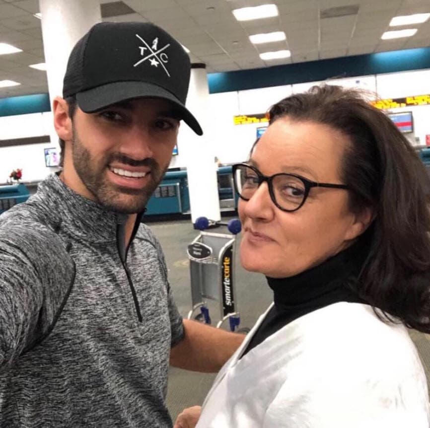 "Estoy viéndote hacer tu rutina de zumba y me muero de orgullo de tenerte como hijo".
<br>