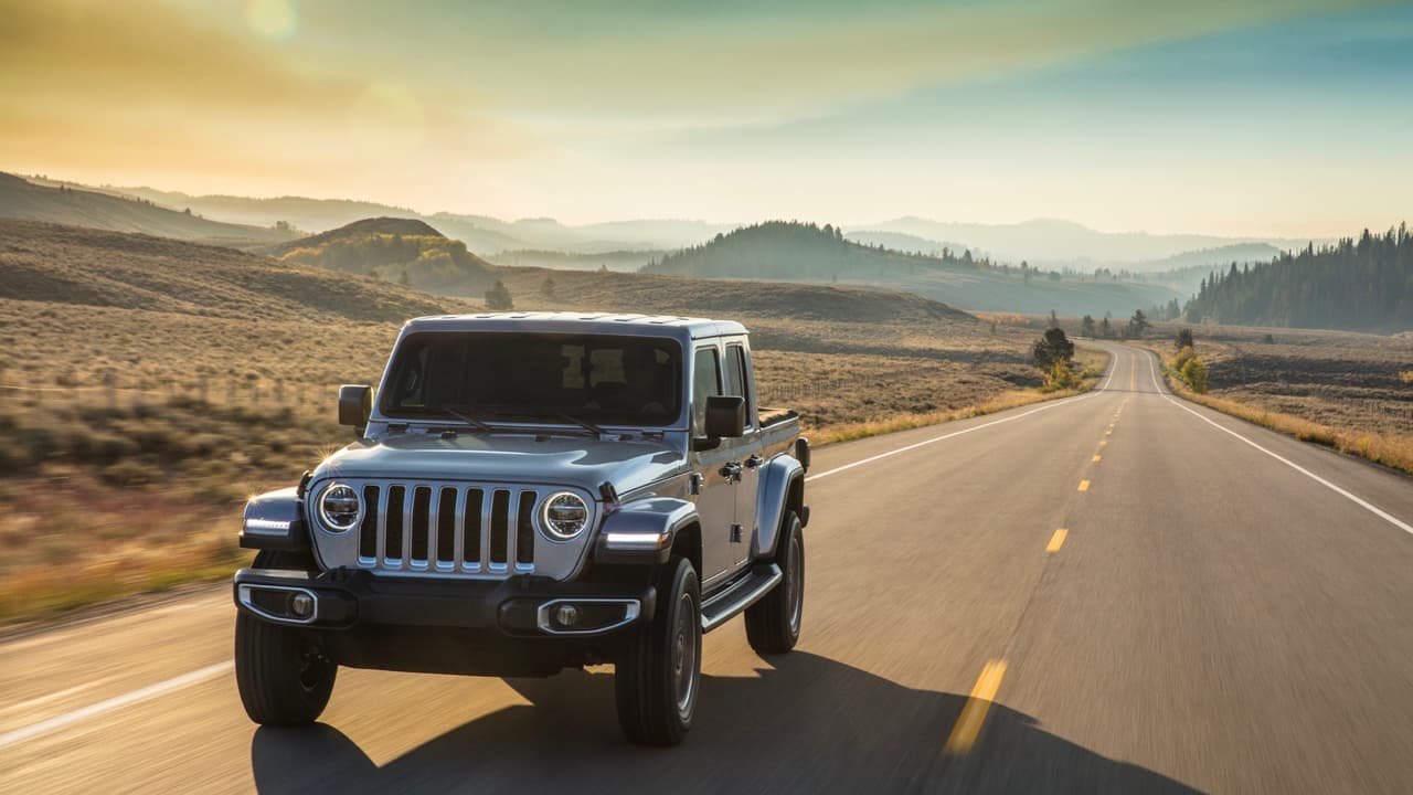 A inicios del año 2020 Jeep ofrecerá como opción para la Gladiator un motor 
<b>EcoDiesel V6</b> de FCA que cuenta con
<b> 3.0 litros de desplazamiento</b> y genera 
<b>260 caballos de fuerza</b> y 
<b>442 lb-pie de torque</b>, el cual solo podrá ser acoplado una versión de la transmisión automática de 8 velocidades moficicada para poder soportar el torque extra generado por el motor diésel.