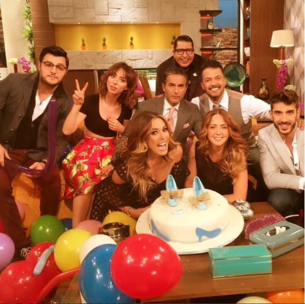 Sus amigos y compañeros de HOY la llenaron de cariño y lindas palabras con sus felicitaciones.