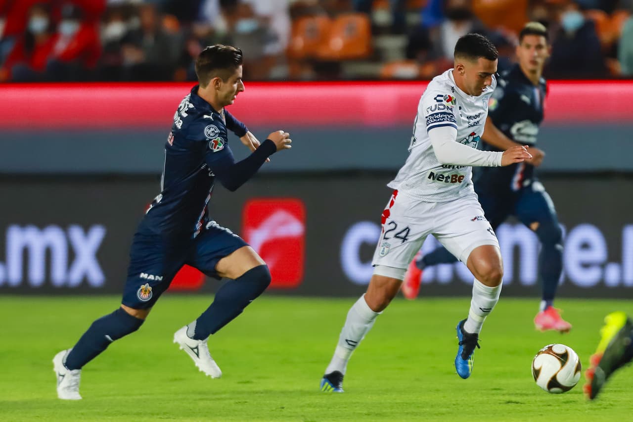 Pachuca vino de atrás y con doblete de Murillo se impuso a Chivas y lograron el boleto a Cuartos de Final donde enfrentarán al América.
