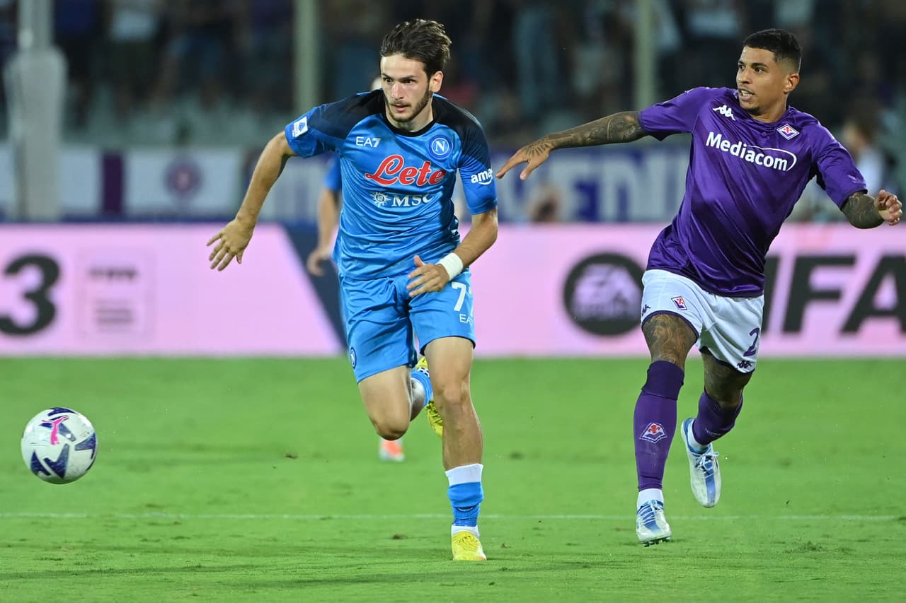 En el cierre de la actividad dominical en Italia, el mexicano fue titular, casi da una asistencia de gol y falló la opción más clara en la visita a Florencia.