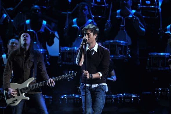 A ritmo de 'No Me Digas Que No', provocaron un coro enorme en el escenario,