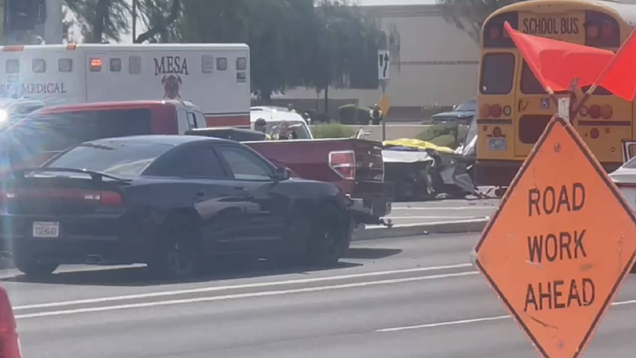 Aparatoso accidente entre ocho vehículos deja una persona sin vida en Mesa