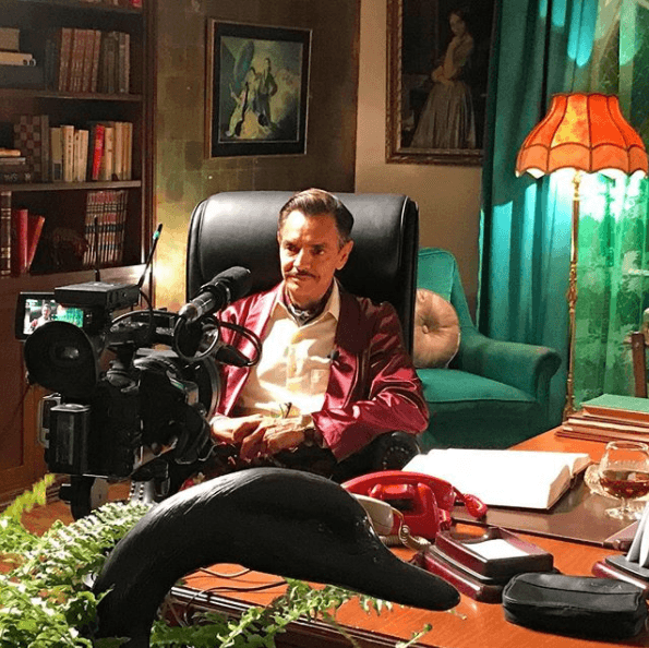 Actualmente, Eugenio Derbez se encuentra grabando la película "El Complot Mongol".