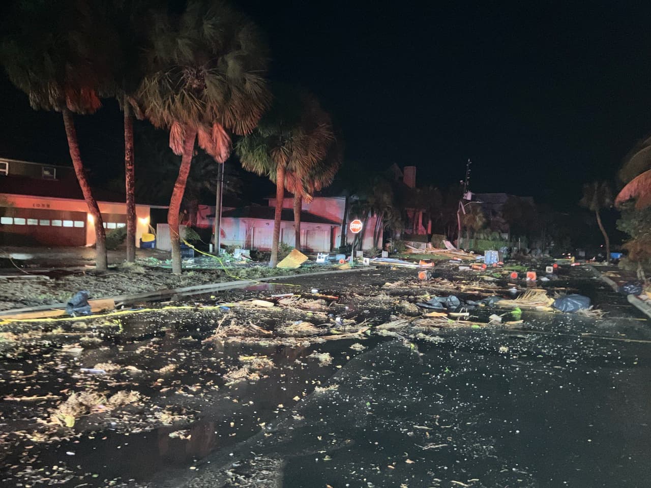 Imágenes: tormentas y al menos dos tornados dejan daños en la Bahía de Tampa 