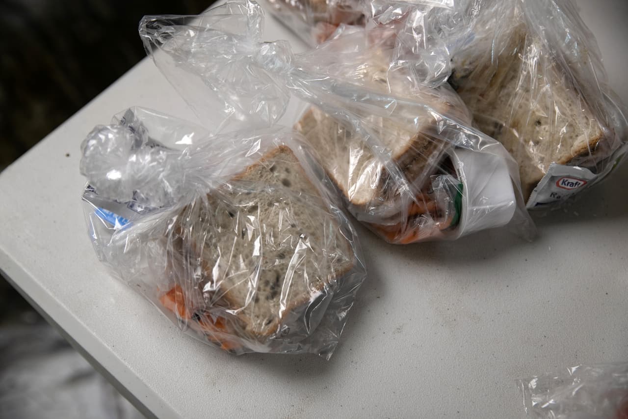 <b>Primaria Delco</b>
<br>Desde el 6 de junio al 16 de junio (De Lunes a Jueves solamente) 
<br>
<br>9:00 AM-9:30: Desayuno
<br>11:30 AM-12:00 PM: Almuerzo